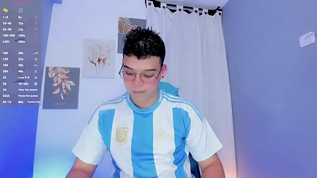 alex boyy online show from November 10, 2025, 10:42 pm