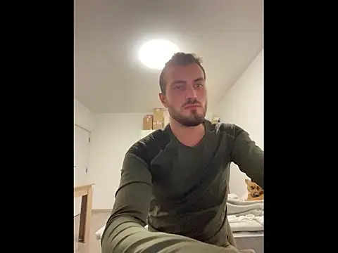 Xhrome98 online show from October 14, 2025, 9:26 pm