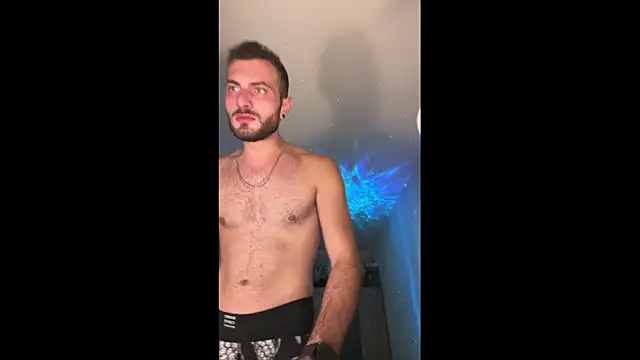 Xhrome98 online show from November 11, 2025, 10:32 pm