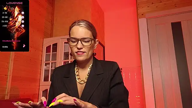 Snapshot of Lady_Shine chatting on November 11, 2025, 10:37 am Lady Shine online show from November 11, 2025, 10:37 am