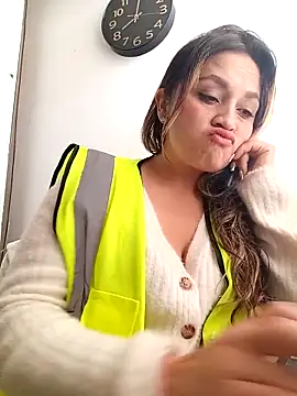 Snapshot of Nata-A77 chatting on October 19, 2025, 1:01 pm Nata-A77 online show from October 19, 2025, 1:01 pm