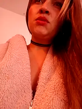 Snapshot of Nata-A77 chatting on December 1, 2025, 12:32 pm Nata-A77 online show from December 1, 2025, 12:32 pm