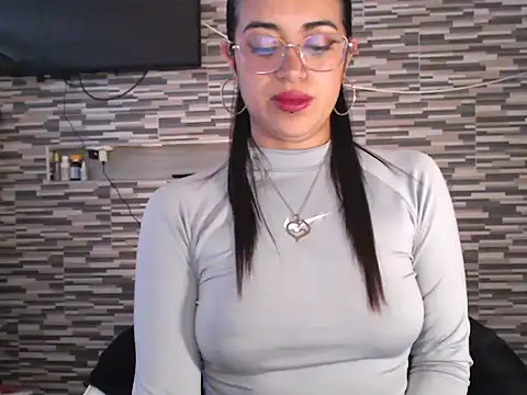 Carla Bennett   online show from October 12, 2025, 11:09 am