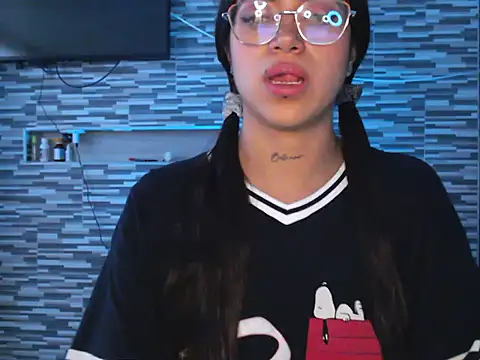 Carla Bennett   online show from November 12, 2025, 11:32 am