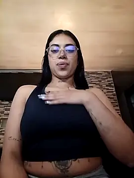 Carla Bennett   online show from November 21, 2025, 10:47 am