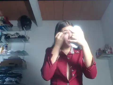 Snapshot of Saraa_loove chatting on October 20, 2025, 1:33 pm Saraa loove online show from October 20, 2025, 1:33 pm