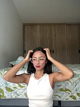 lena martinn online show from May 14, 2026, 10:38 pm