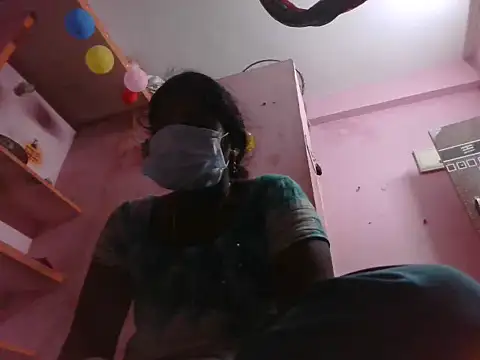 Snapshot of Eswar77 chatting on October 15, 2025, 7:19 am Eswar77 online show from October 15, 2025, 7:19 am