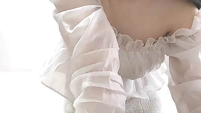 hinako08 online show from May 10, 2026, 1:33 am