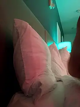 nvthvn555 online show from October 31, 2025, 8:04 am