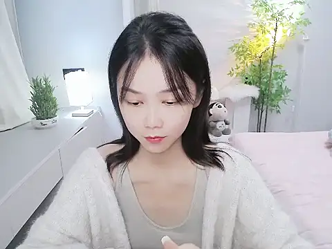 mili0923 online show from October 11, 2025, 5:00 pm