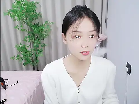 mili0923 online show from October 19, 2025, 1:12 pm