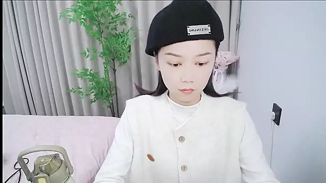 mili0923 online show from October 31, 2025, 6:25 am