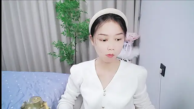 mili0923 online show from November 5, 2025, 2:00 am