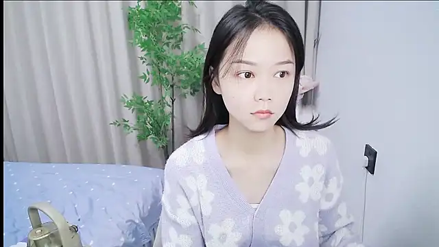 mili0923 online show from November 7, 2025, 6:24 am