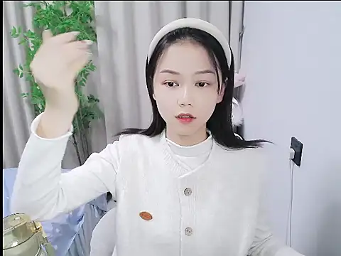 mili0923 online show from November 20, 2025, 7:02 pm