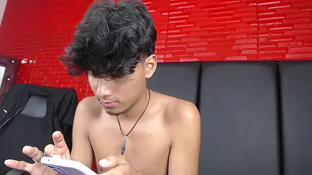 Snapshot of tyler_wolf1_ chatting on October 10, 2025, 12:37 pm tyler wolf1 online show from October 10, 2025, 12:37 pm