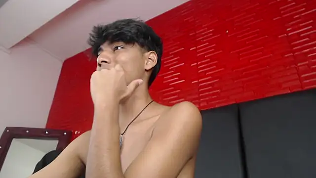 Snapshot of tyler_wolf1_ chatting on October 13, 2025, 1:00 pm tyler wolf1 online show from October 13, 2025, 1:00 pm