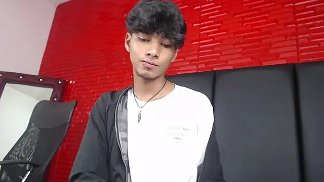 Snapshot of tyler_wolf1_ chatting on October 14, 2025, 12:50 pm tyler wolf1 online show from October 14, 2025, 12:50 pm