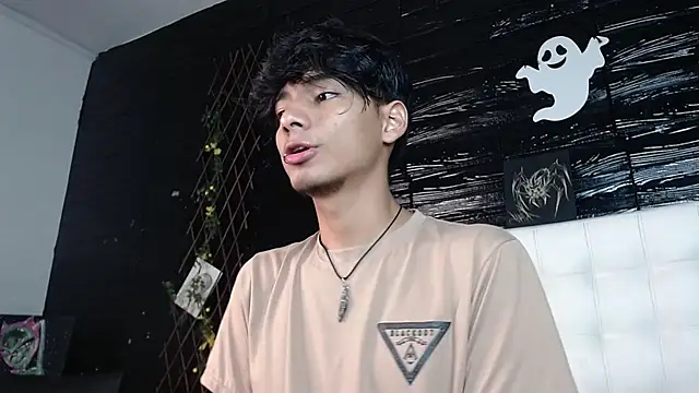 Snapshot of tyler_wolf1_ chatting on October 22, 2025, 12:27 pm tyler wolf1 online show from October 22, 2025, 12:27 pm