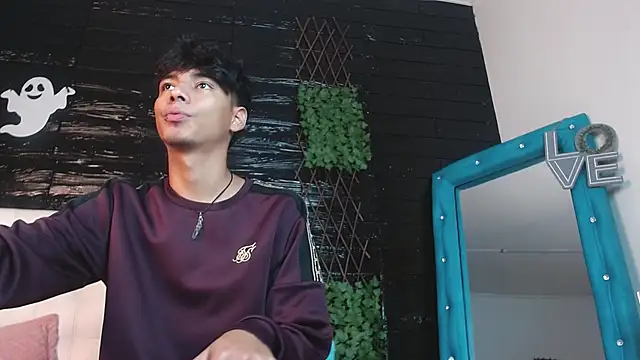 Snapshot of tyler_wolf1_ chatting on November 4, 2025, 12:26 pm tyler wolf1 online show from November 4, 2025, 12:26 pm