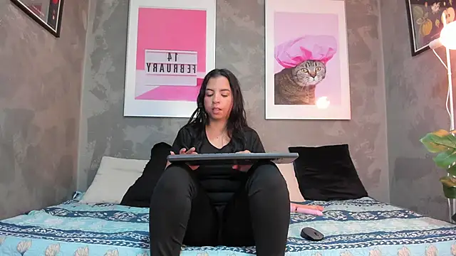 Snapshot of MiaNyxara_dh chatting on October 27, 2025, 10:03 pm MiaNyxara dh online show from October 27, 2025, 10:03 pm