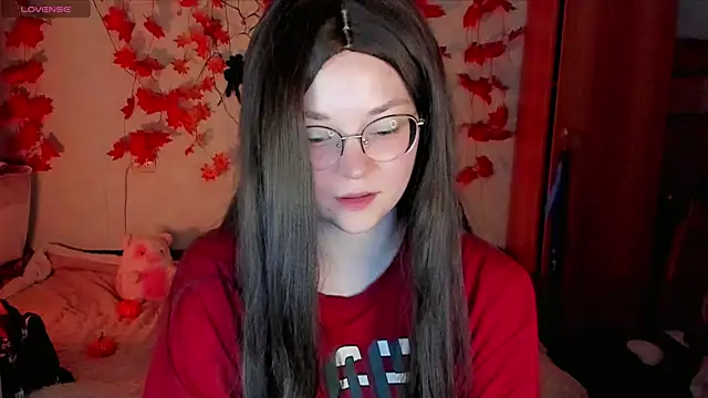 Snapshot of HoneyDazzle chatting on October 10, 2025, 7:35 pm HoneyDazzle online show from October 10, 2025, 7:35 pm