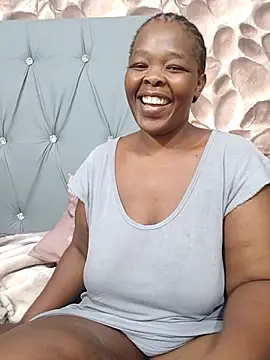 Bigboobsbooty online show from February 28, 2026, 2:07 pm