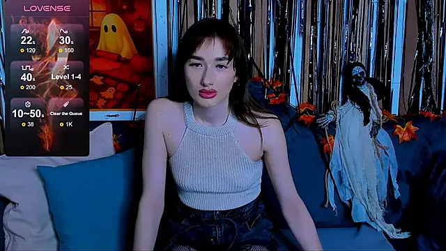 Olivia Grantt online show from October 31, 2025, 1:06 am