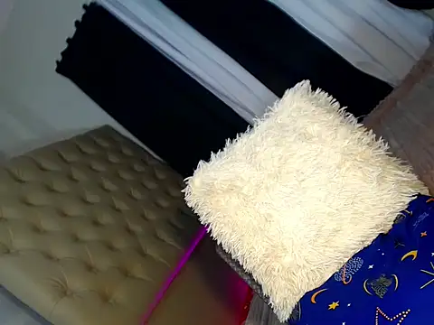 sexy calista online show from November 4, 2025, 1:32 pm