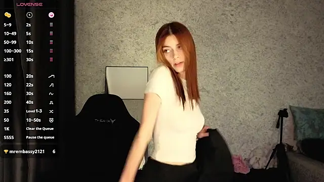 Snapshot of kitti_sweett chatting on November 15, 2025, 7:32 pm kitti sweett online show from November 15, 2025, 7:32 pm