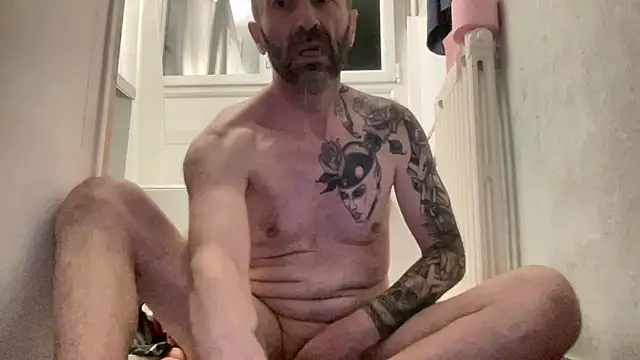 slave44nantes online show from December 16, 2025, 12:59 am