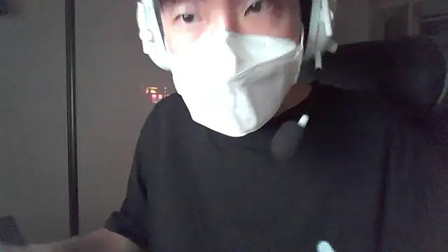 Snapshot of liong02 chatting on October 5, 2025, 5:22 pm liong02 online show from October 5, 2025, 5:22 pm