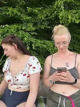 LinaLeana online show from June 29, 2026, 5:02 pm