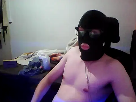 Snapshot of Luis_Switch_ chatting on October 7, 2025, 12:52 am Luis Switch online show from October 7, 2025, 12:52 am