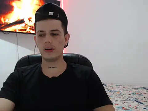 Snapshot of Mylo_smit chatting on October 7, 2025, 4:42 am Mylo smit online show from October 7, 2025, 4:42 am