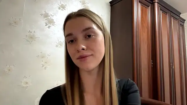 Snapshot of dreams_kitty chatting on October 6, 2025, 5:10 pm dreams kitty online show from October 6, 2025, 5:10 pm