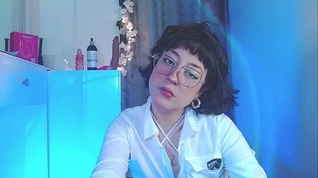 zora blue777 online show from October 16, 2025, 12:00 am