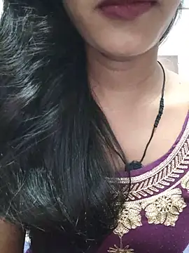 anjali2351 online show from May 15, 2026, 1:07 pm