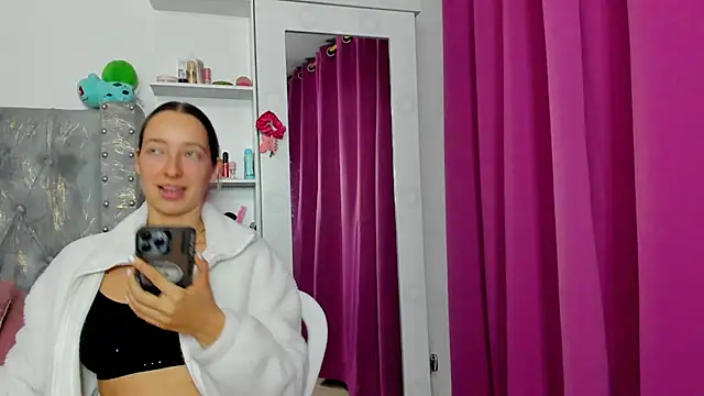 Snapshot of Sophia_rouse chatting on October 18, 2025, 3:09 am Sophia rouse online show from October 18, 2025, 3:09 am