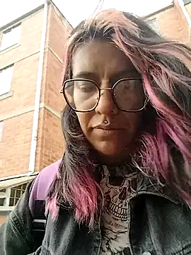 Snapshot of Abby_2-1 chatting on October 27, 2025, 7:18 pm Abby 2-1 online show from October 27, 2025, 7:18 pm