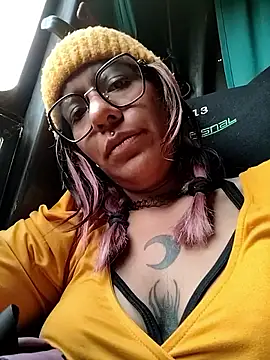 Snapshot of Abby_2-1 chatting on November 6, 2025, 9:15 pm Abby 2-1 online show from November 6, 2025, 9:15 pm