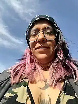 Snapshot of Abby_2-1 chatting on November 8, 2025, 8:29 pm Abby 2-1 online show from November 8, 2025, 8:29 pm