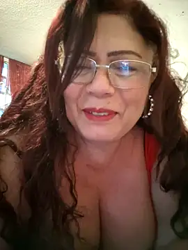 Snapshot of Kamila70 chatting on February 10, 2026, 12:37 am Kamila70 online show from February 10, 2026, 12:37 am