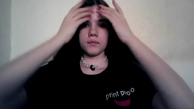 AlmetaBradicich online show from October 21, 2025, 6:47 am