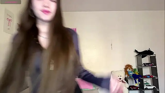 AlmetaBradicich online show from November 7, 2025, 6:02 am