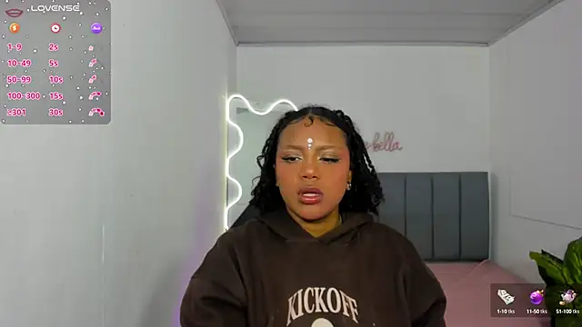 THIANA TAY online show from October 23, 2025, 2:33 am