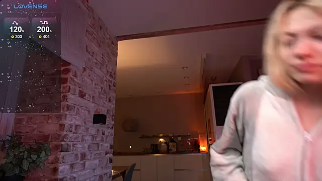 Snapshot of _favdream chatting on November 23, 2025, 4:23 am favdream online show from November 23, 2025, 4:23 am