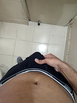 Snapshot of fueyyvvirub chatting on February 19, 2026, 7:26 am fueyyvvirub online show from February 19, 2026, 7:26 am