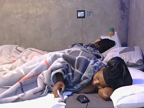 petite queenx online show from October 30, 2025, 6:26 am